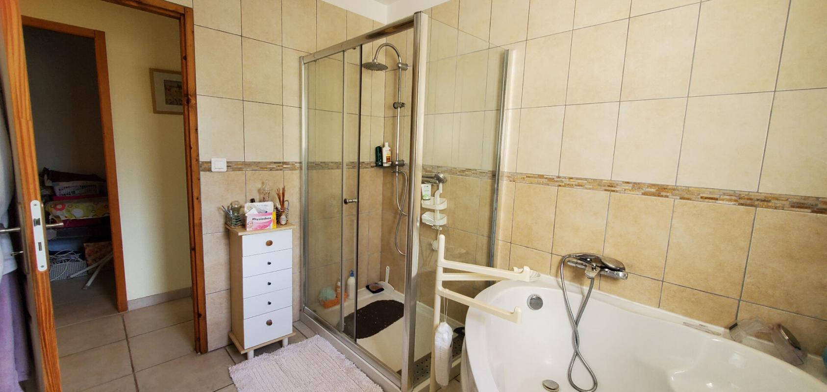 SAINT-AMBROIX MAISON D'EXCEPTION AVEC VUE PANORAMIQUE, PISCINE, TERRAIN ARBORÉ ET PRESTATIONS DE GAMME QUALITÉ6 pièce(s) 124.24 m2 13