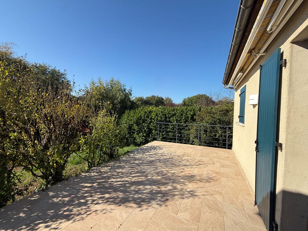 VOEUIL-ET-GIGET Maison avec piscine Voeuil Et Giget 5 pièce(s) 135 m2 8