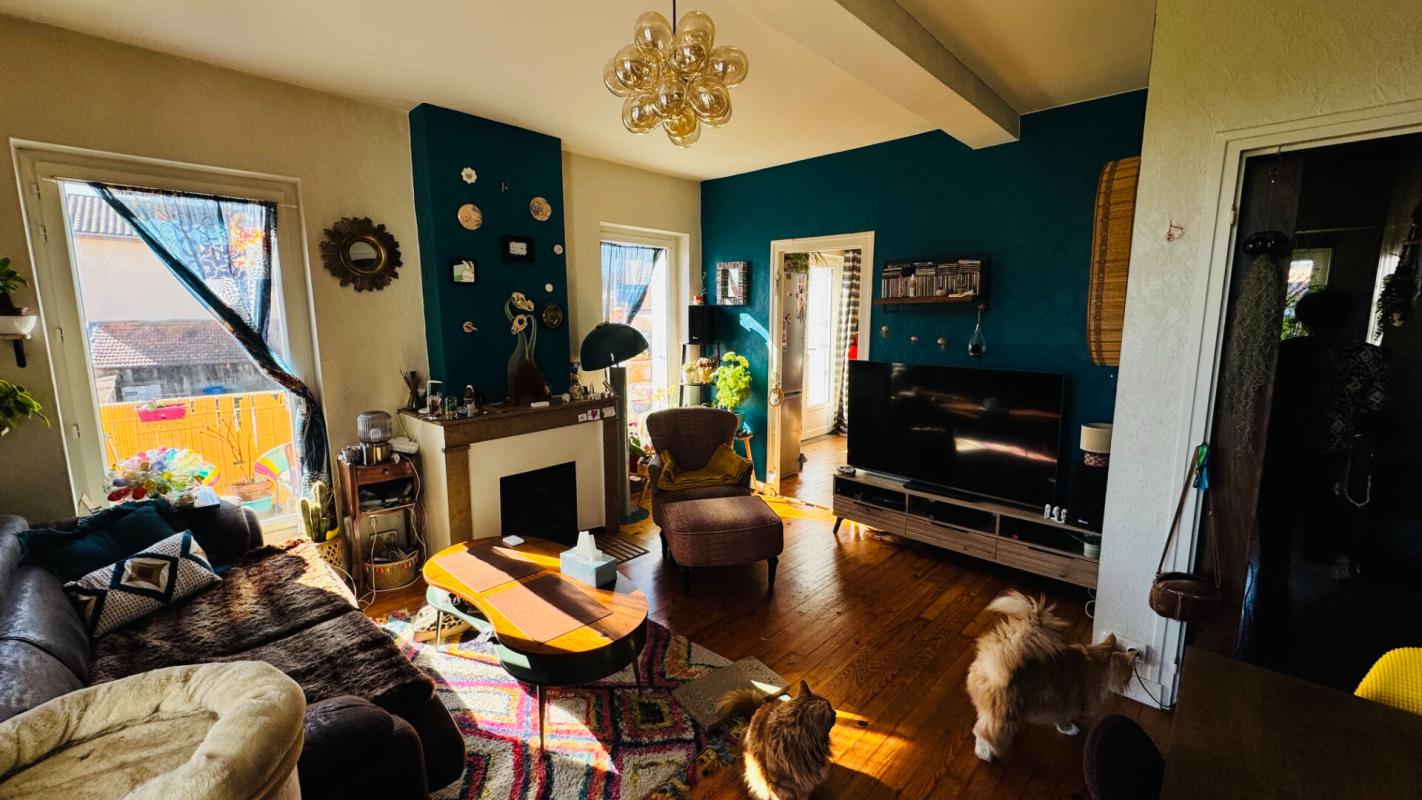 SAINT-MEDARD-EN-FOREZ Immeuble Mixte - Maison T4 + Commerce Rénové Saint Medard En Forez 3