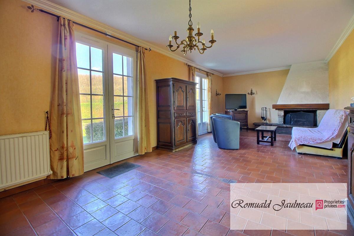 MARBOUE Maison sur sous sol Marboue 134 m2 4