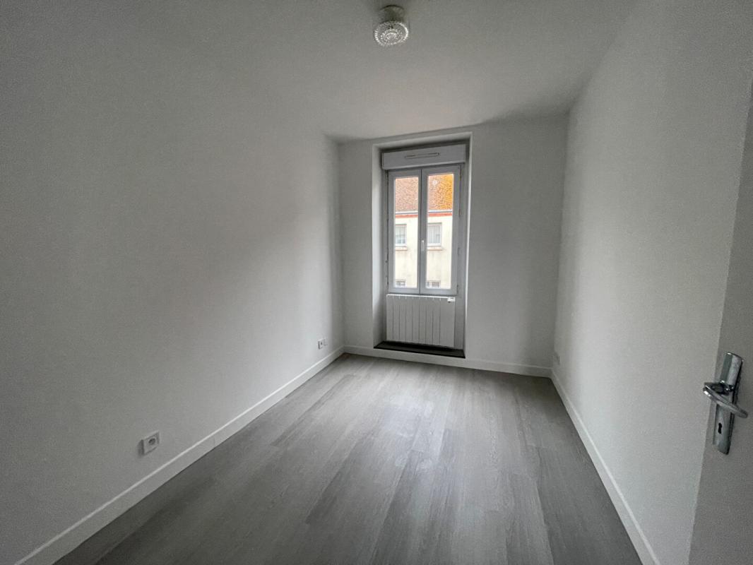 NOGENT-SUR-VERNISSON Appartement Nogent Sur Vernisson 3 pièces 29 m2 3