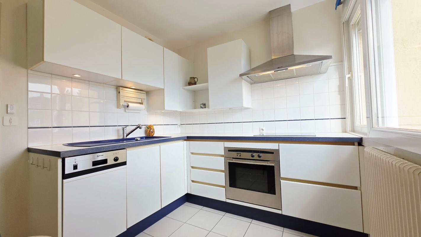 BOURGES BOURGES APPARTEMENT 3 PIECES BALCONS GARAGE 6