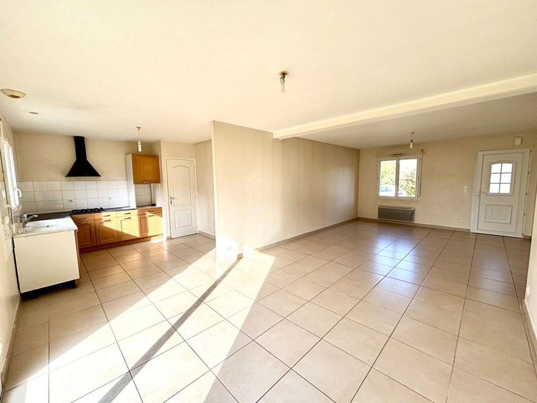 SAINT-LEGER-DES-BOIS Maison de plain pied - 3 chambres 4