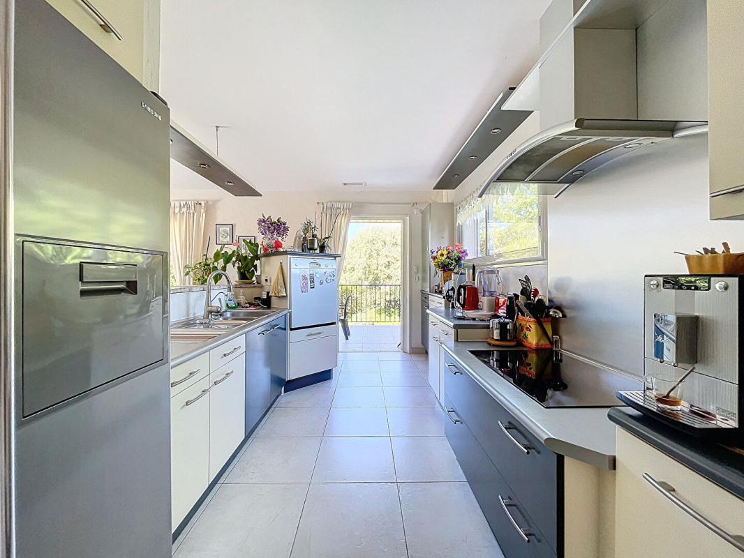 LE THORONET Villa Le Thoronet 6 pièce(s) 140 m2 / Piscine / Pool-House /Garage 4