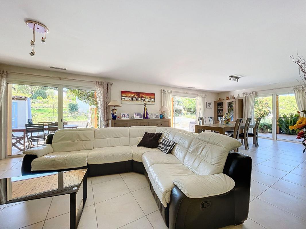 LE THORONET Villa Le Thoronet 6 pièce(s) 140 m2 / Piscine / Pool-House /Garage 7