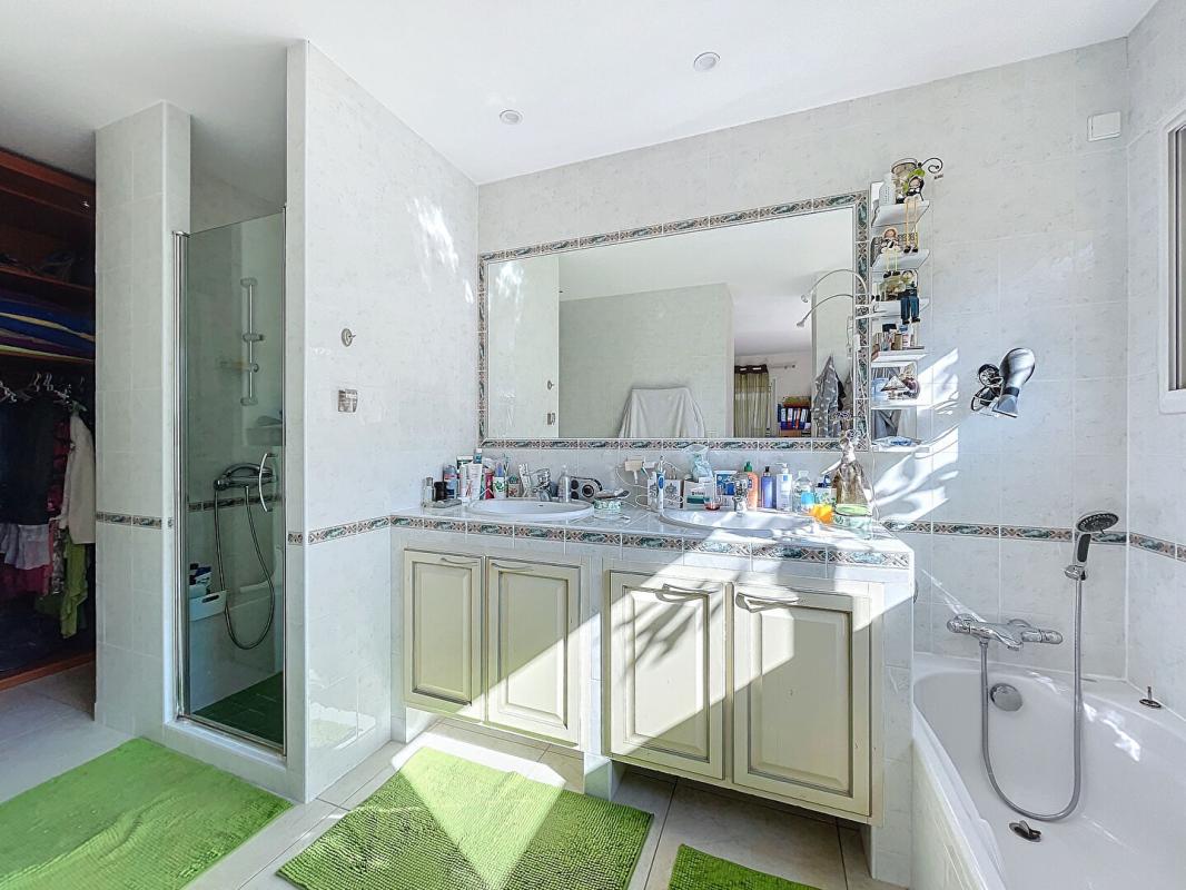 LE THORONET Villa Le Thoronet 6 pièce(s) 140 m2 / Piscine / Pool-House /Garage 8