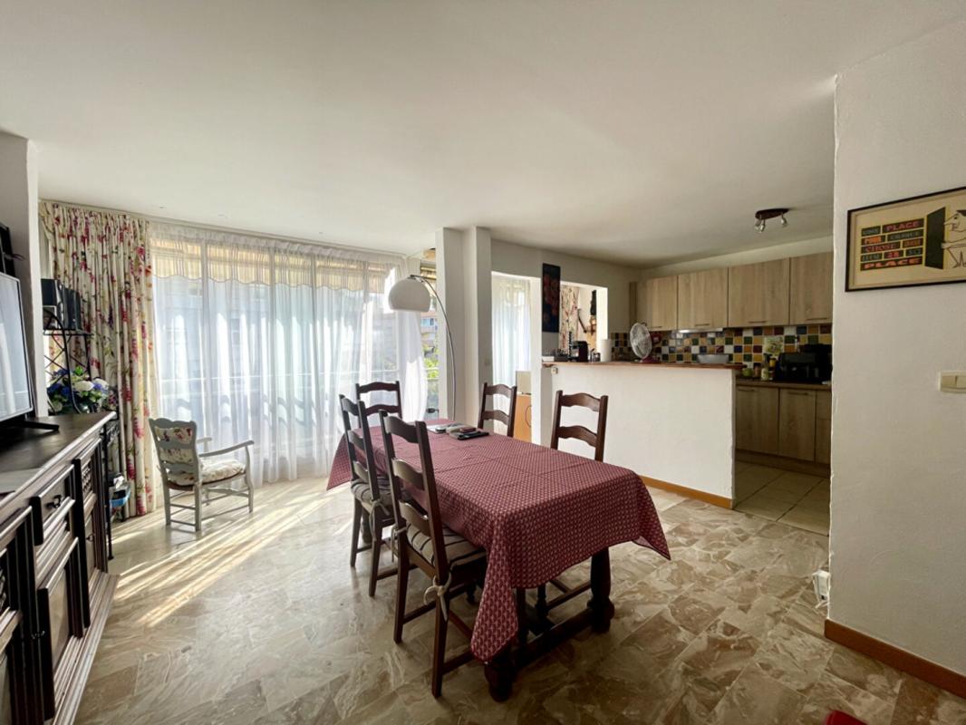 HYERES Appartement traversant T4  de 95m2, garage double et cave - Centre-ville - Hyères 1