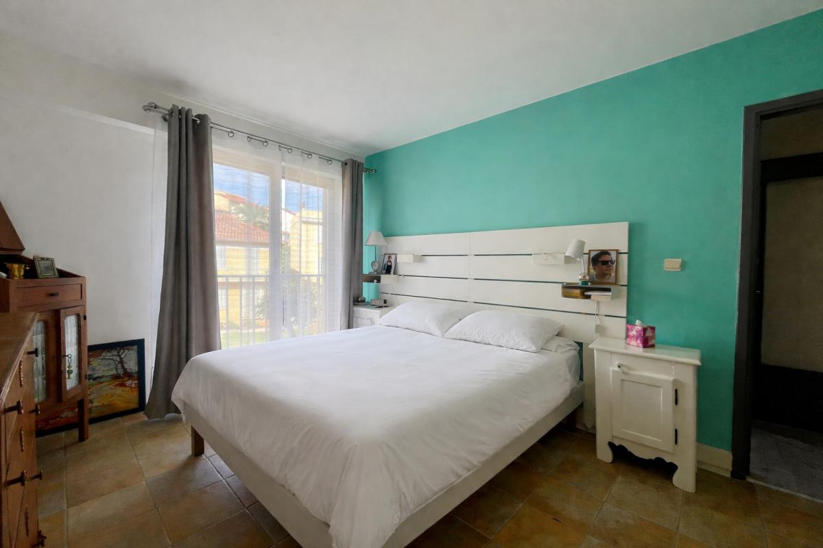 HYERES Appartement traversant T4  de 95m2, garage double et cave - Centre-ville - Hyères 4