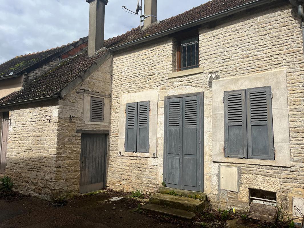 TANLAY Maison de Village 1