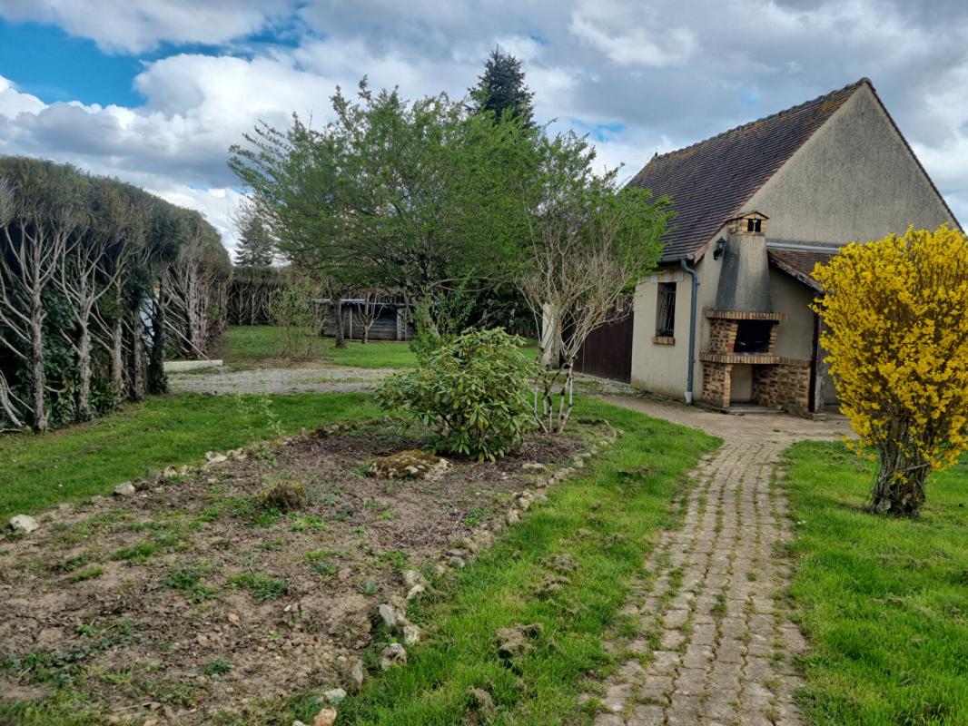 BONNEE MAISON 4 CHAMBRES et GARAGE DOUBLE 12