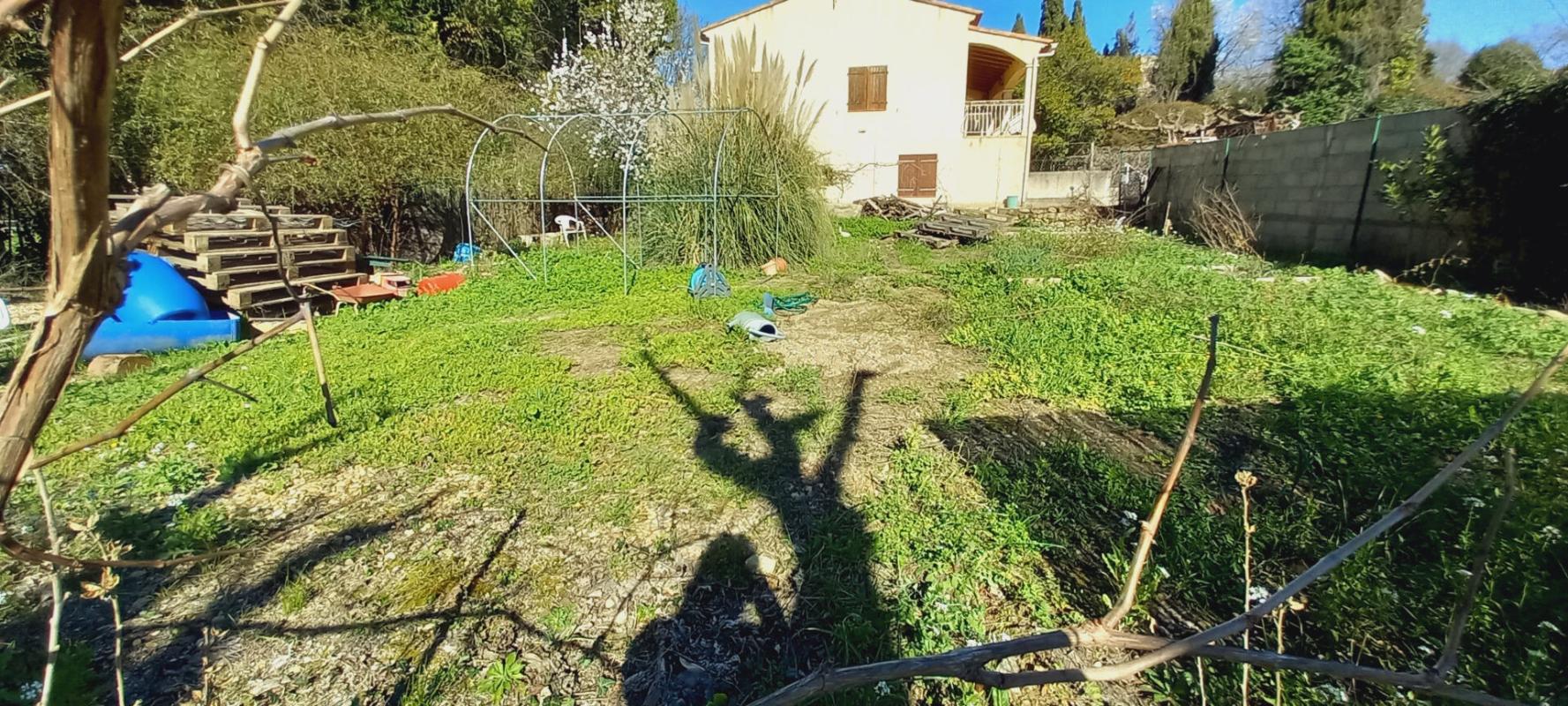 VENDEMIAN terrain constructible de 497m2 4