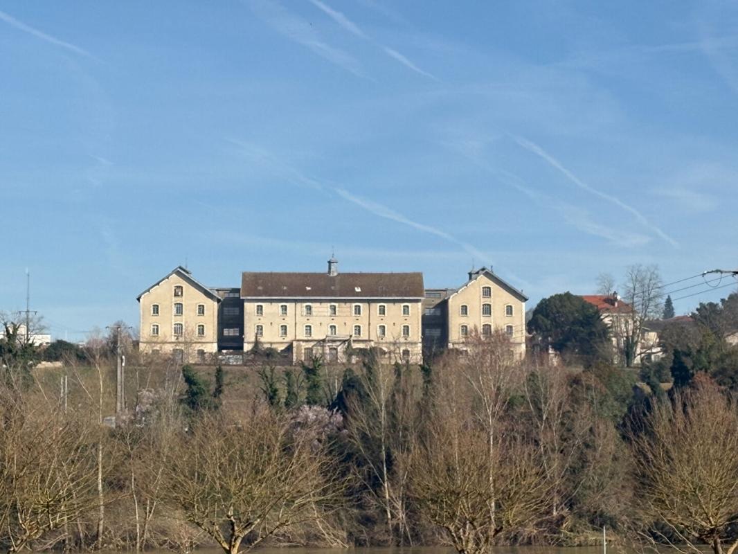 BORDEAUX Axe Bordeaux Toulouse -  Patrimoine industriel 9 000 m² , Hub logistique & résidentiel 1