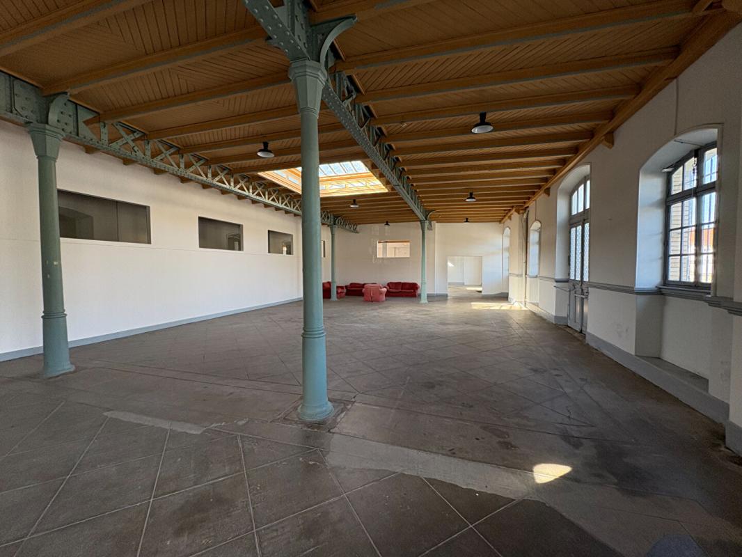 BORDEAUX Axe Bordeaux Toulouse -  Patrimoine industriel 9 000 m² , Hub logistique & résidentiel 2