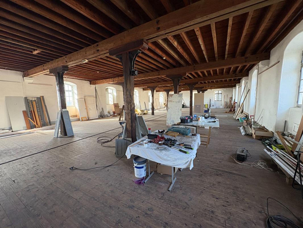 BORDEAUX Axe Bordeaux Toulouse -  Patrimoine industriel 9 000 m² , Hub logistique & résidentiel 3