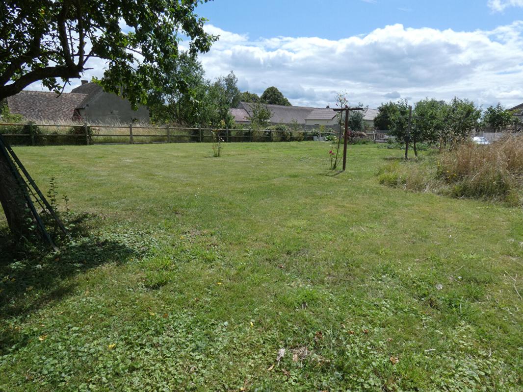 BUEIL Terrain clos viabilisé (647 m²) 1
