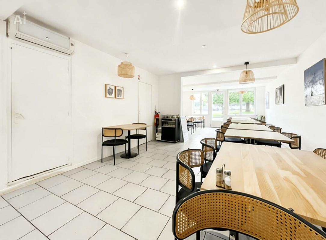 PONT-SAINTE-MAXENCE PONT SAINTE MAXENCE - BAR RESTAURANT, Terrasse License IV Axe Passant 5