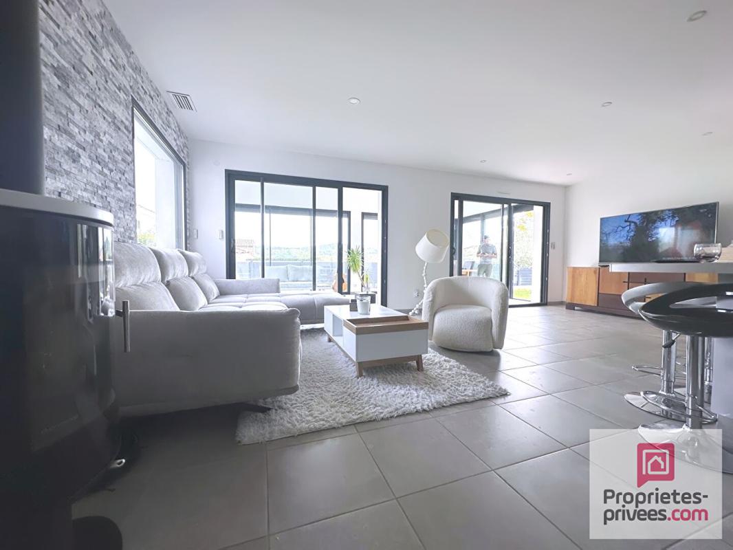 BOUC-BEL-AIR Villa contemporaine de plain-pied 3