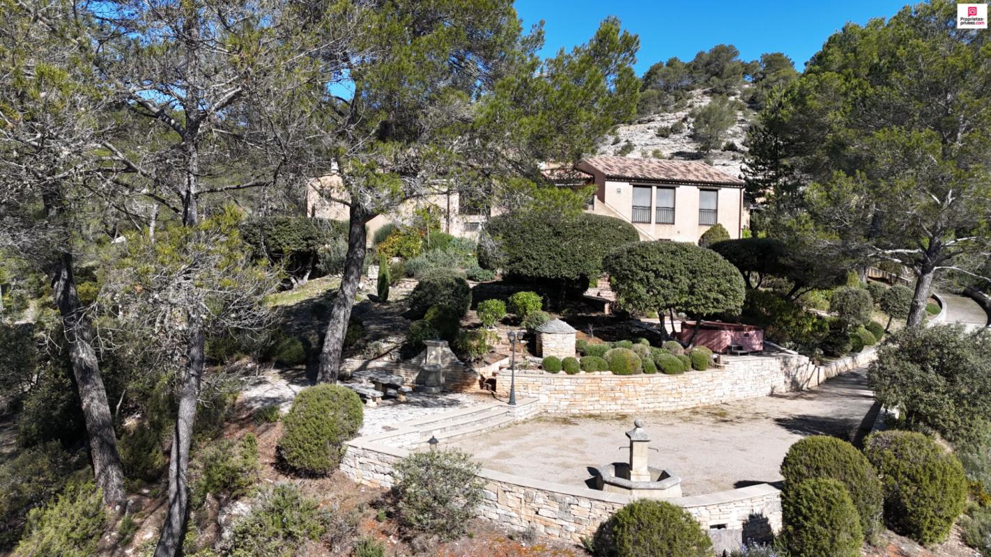 ESPARRON-DE-VERDON Vue exceptionnelle sur le lac  Ensemble immobilier 279 m² 2