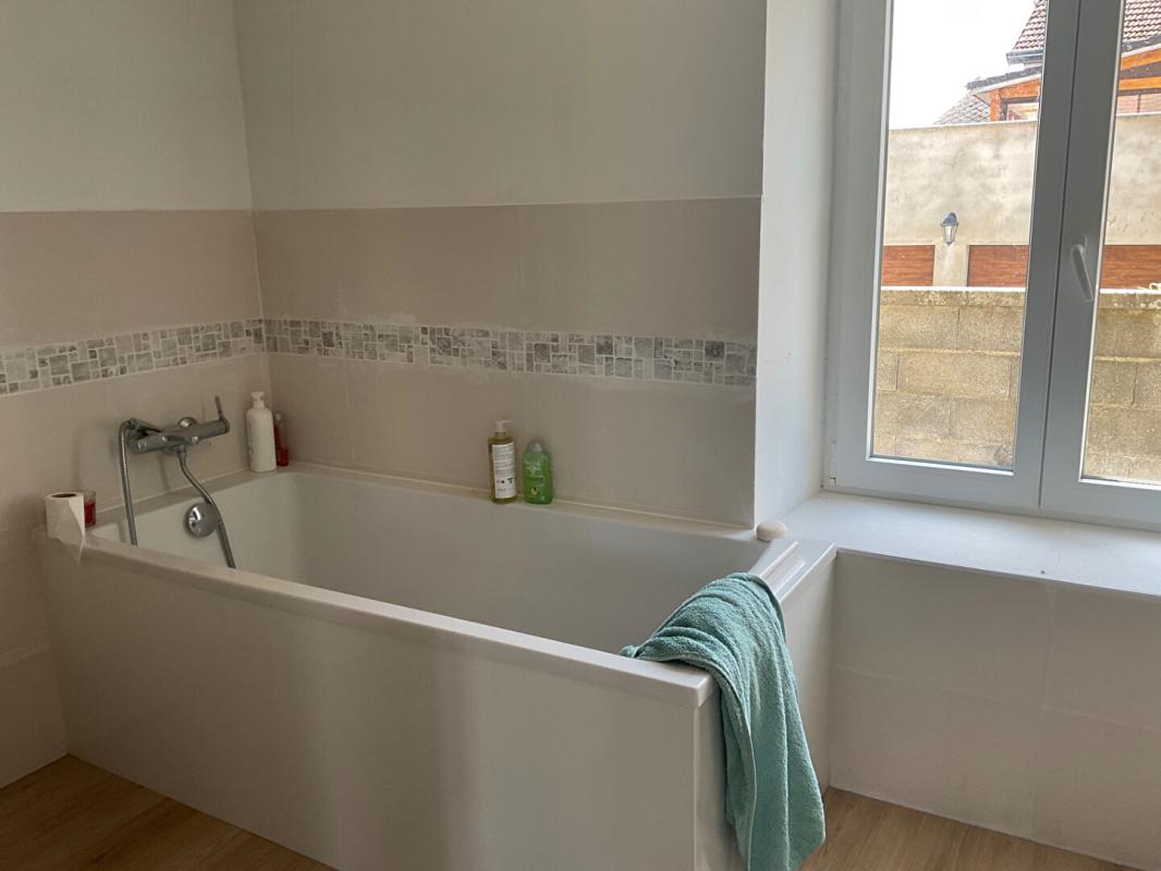 SALON Maison salon 6 pièce(s) 200 m2 10