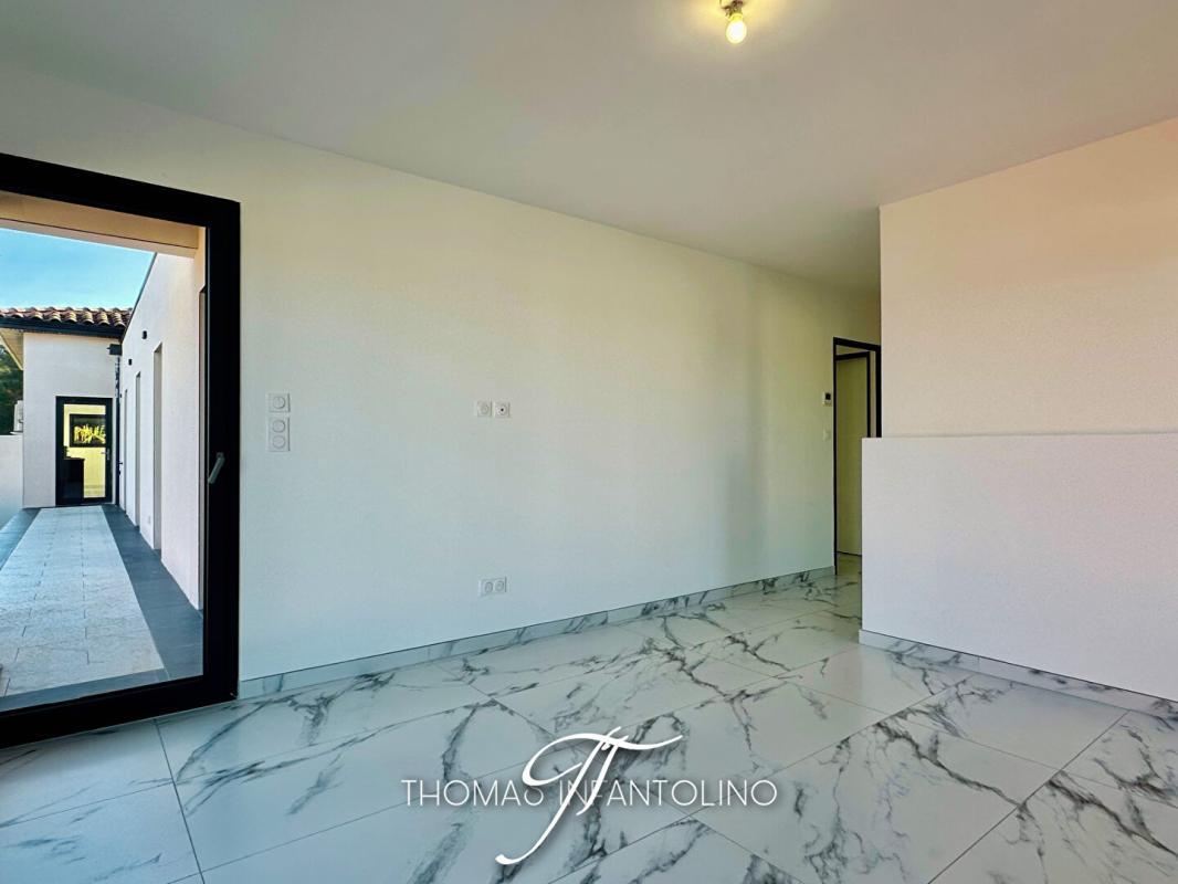 LAVALETTE VILLA D'ARCHITECTE 175 M2 - PISCINE - VUE MONTAGNE NOIRE - GARAGE 15