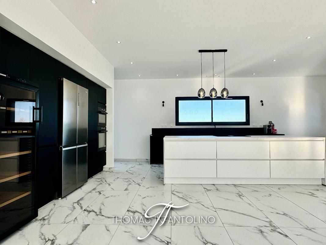 LAVALETTE VILLA D'ARCHITECTE 175 M2 - PISCINE - VUE MONTAGNE NOIRE - GARAGE 6