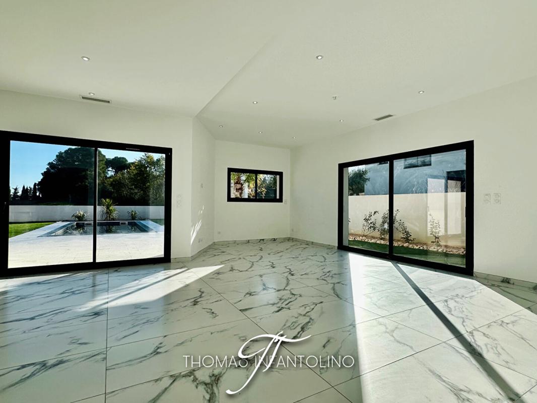 LAVALETTE VILLA D'ARCHITECTE 175 M2 - PISCINE - VUE MONTAGNE NOIRE - GARAGE 8