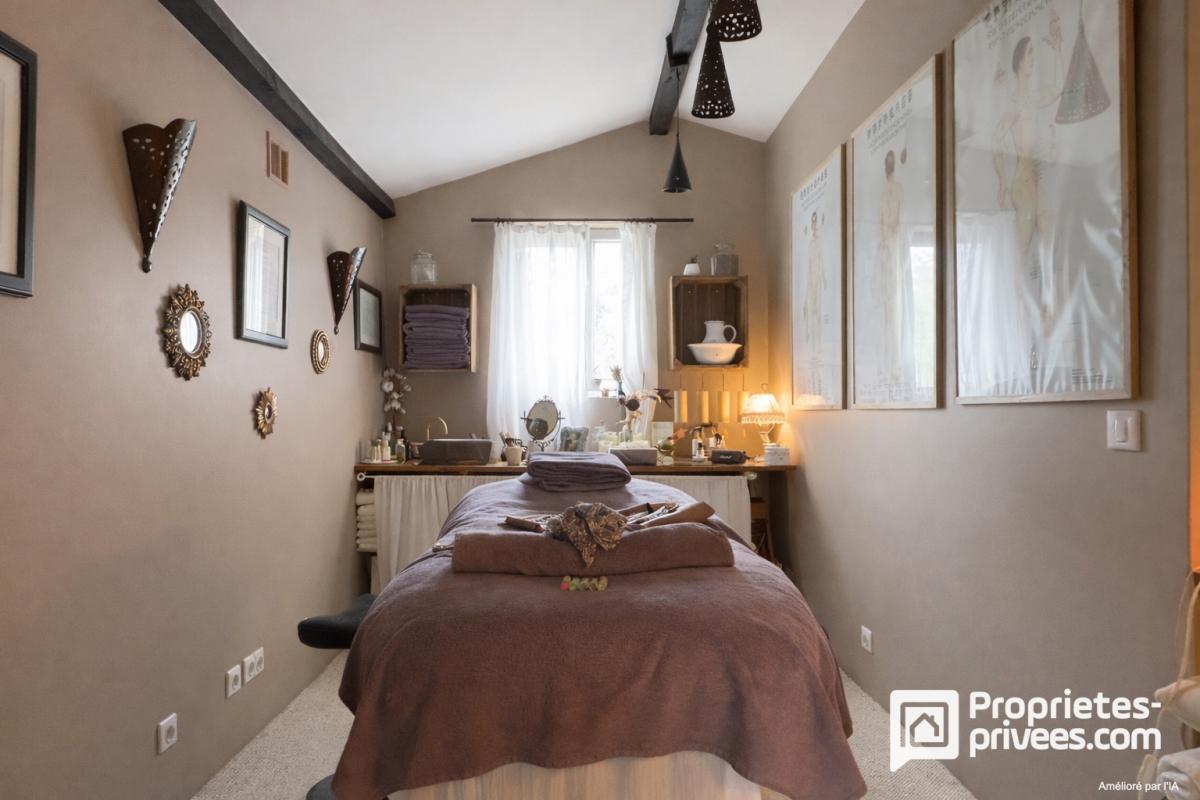 CALLIAN Villa contemporaine avec piscine, dépendance et vue dégagée 13