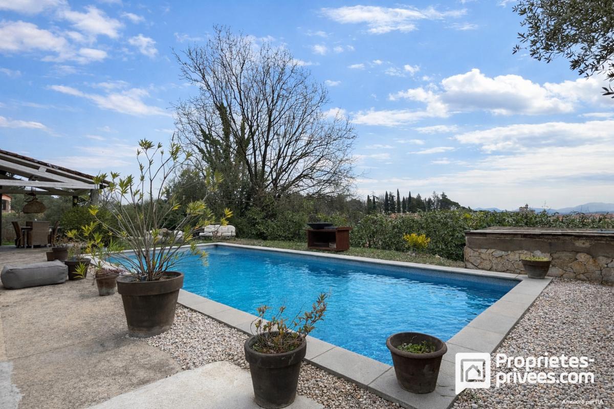 CALLIAN Villa contemporaine avec piscine, dépendance et vue dégagée 15