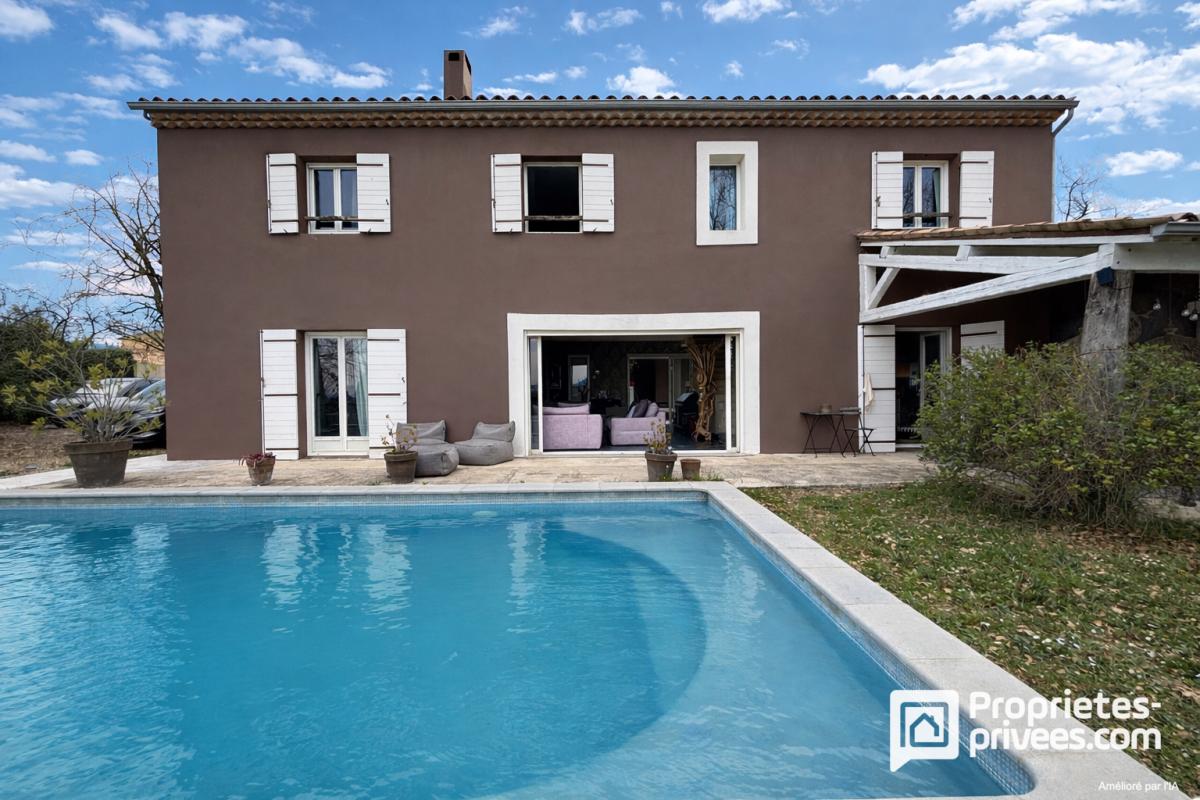 CALLIAN Villa contemporaine avec piscine, dépendance et vue dégagée 16