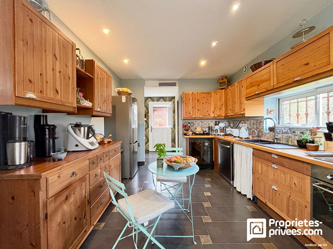 CALLIAN Villa contemporaine avec piscine, dépendance et vue dégagée 5