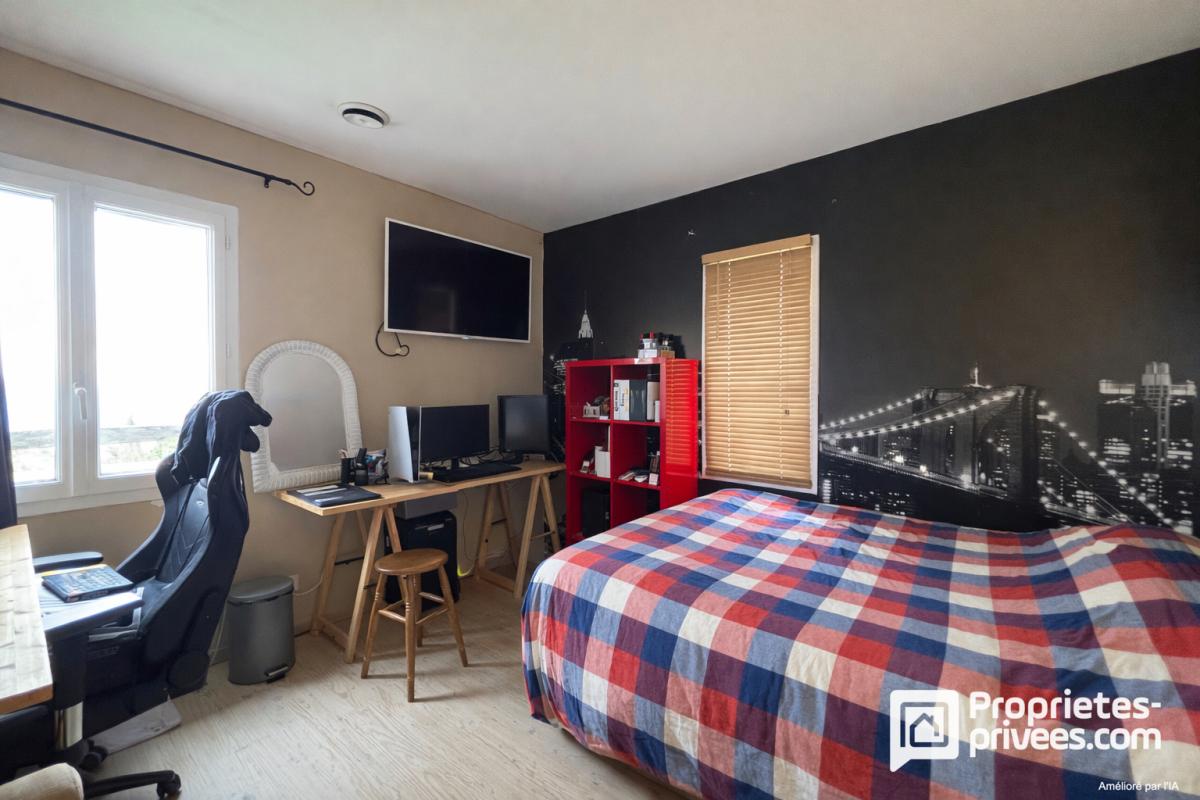 CALLIAN Villa contemporaine avec piscine, dépendance et vue dégagée 9