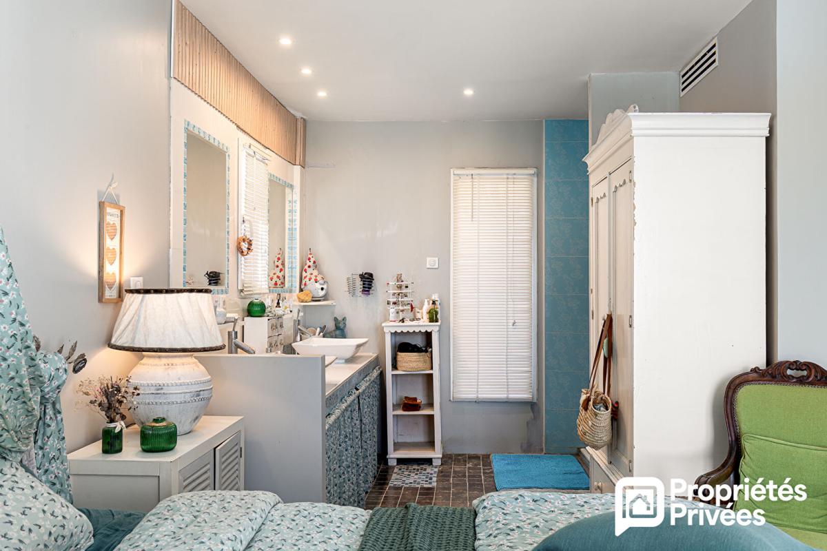 CALLIAN Villa avec piscine, dépendance et vue dégagée 10