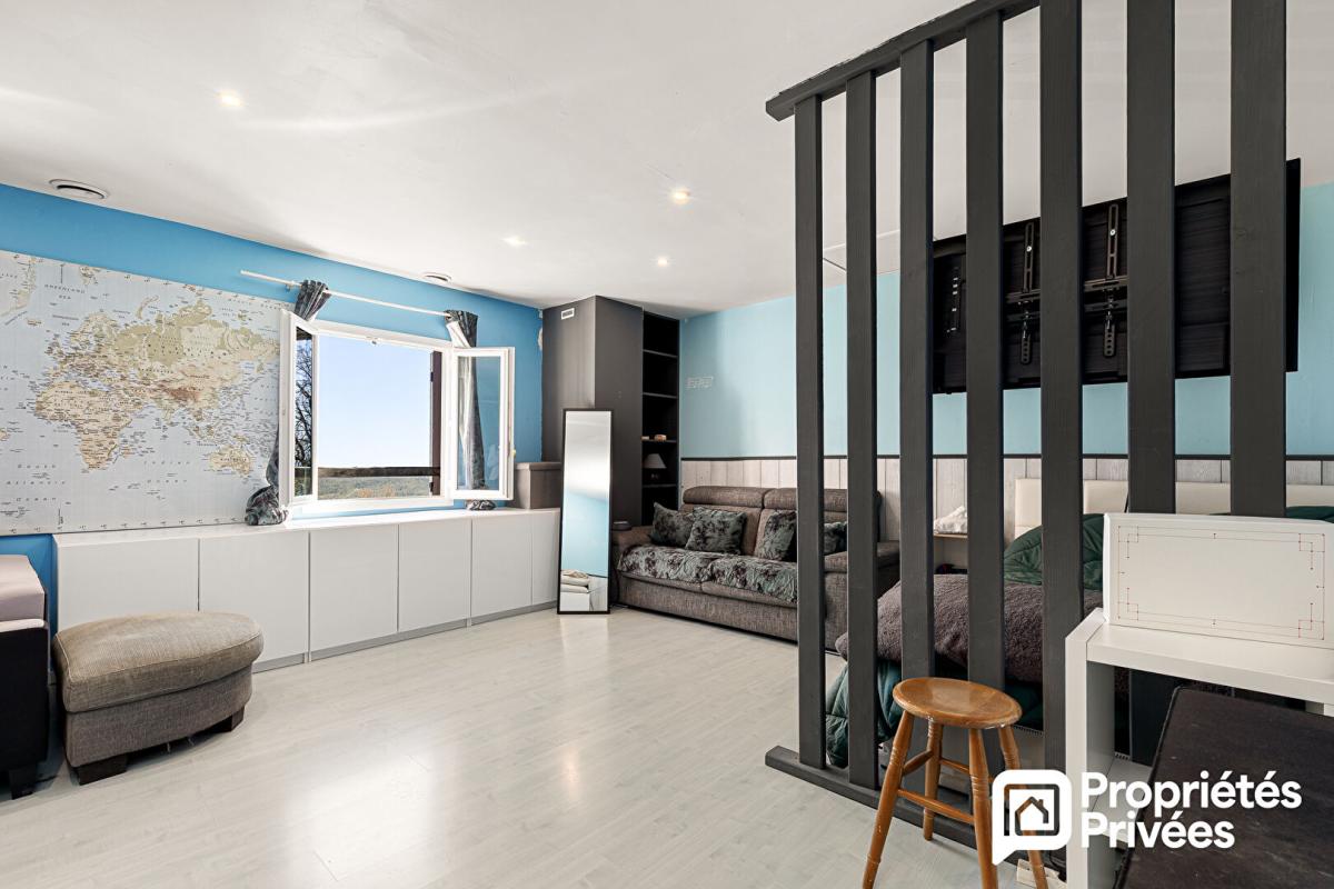 CALLIAN Villa avec piscine, dépendance et vue dégagée 13