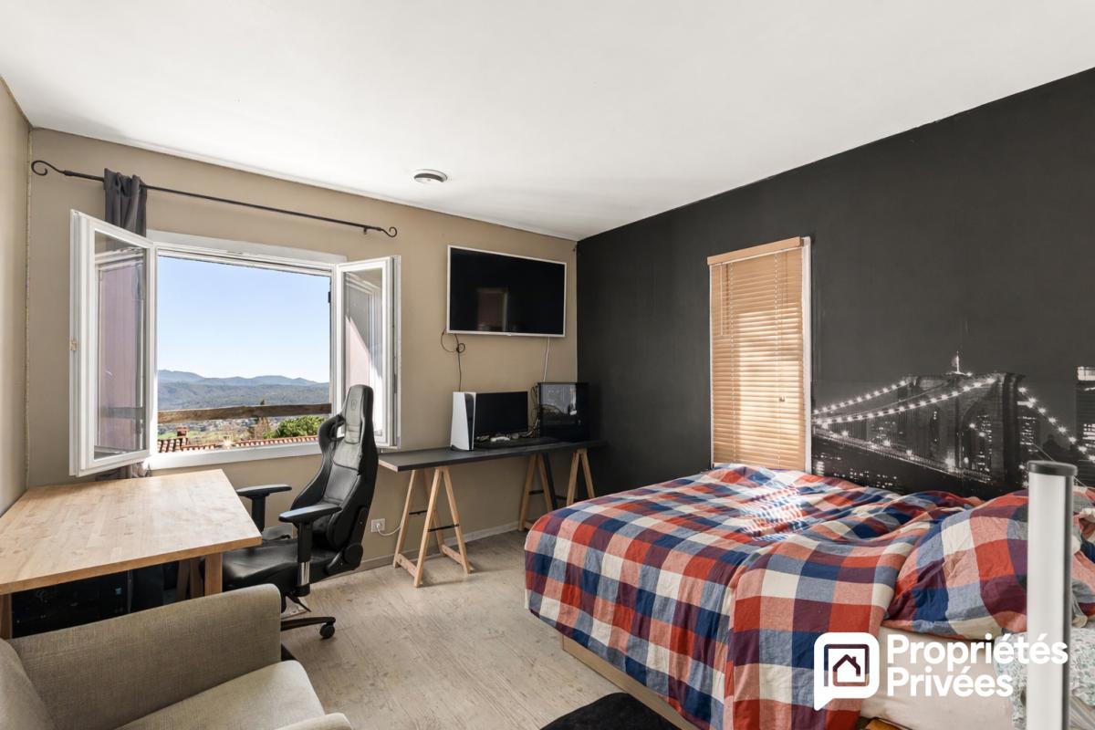 CALLIAN Villa avec piscine, dépendance et vue dégagée 14