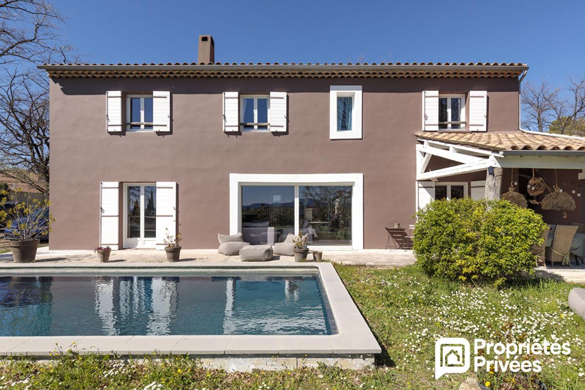 CALLIAN Villa avec piscine, dépendance et vue dégagée 17