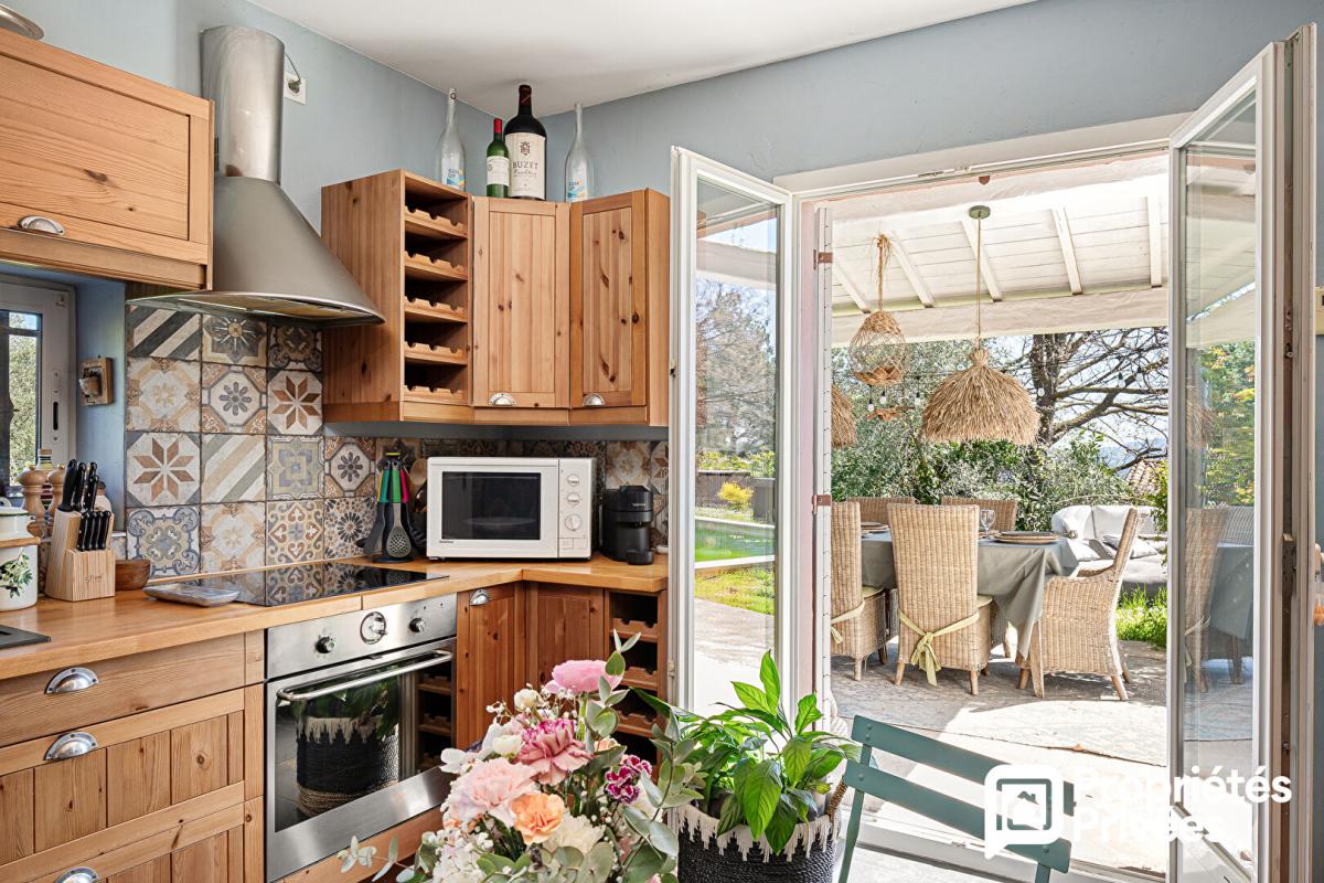 CALLIAN Villa avec piscine, dépendance et vue dégagée 5