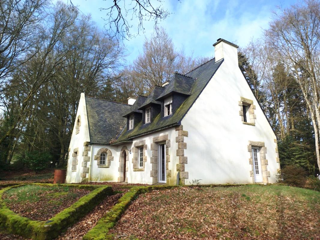 SAINT-GONNERY Grande maison familiale en campagne 1