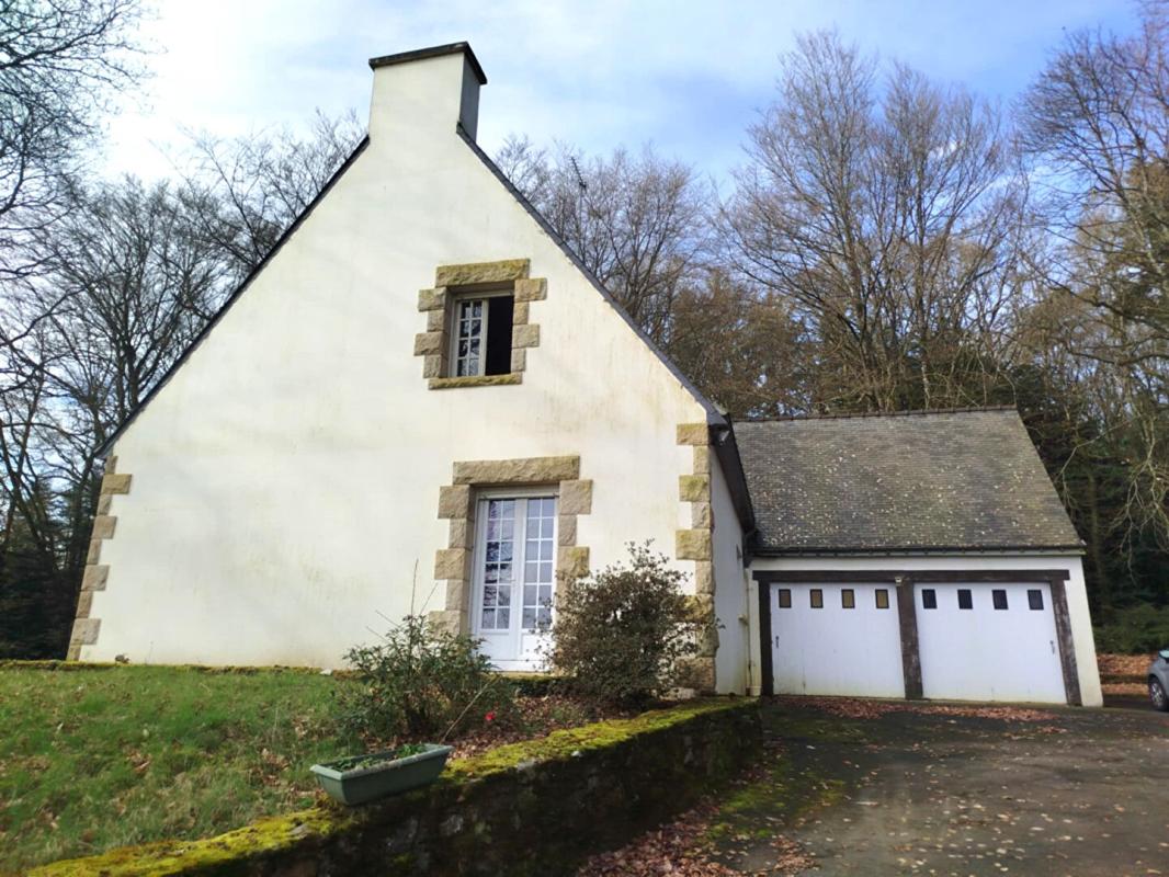 SAINT-GONNERY Grande maison familiale en campagne 16