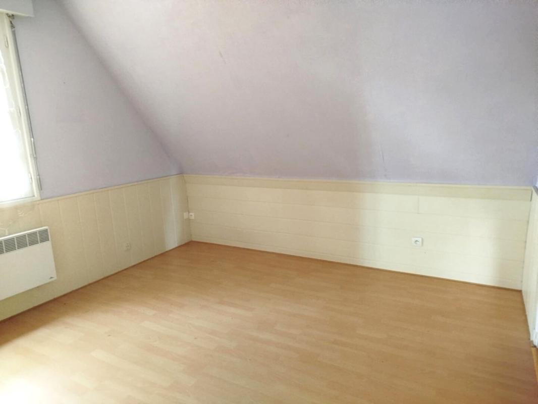 SAINT-GONNERY Grande maison familiale en campagne 8