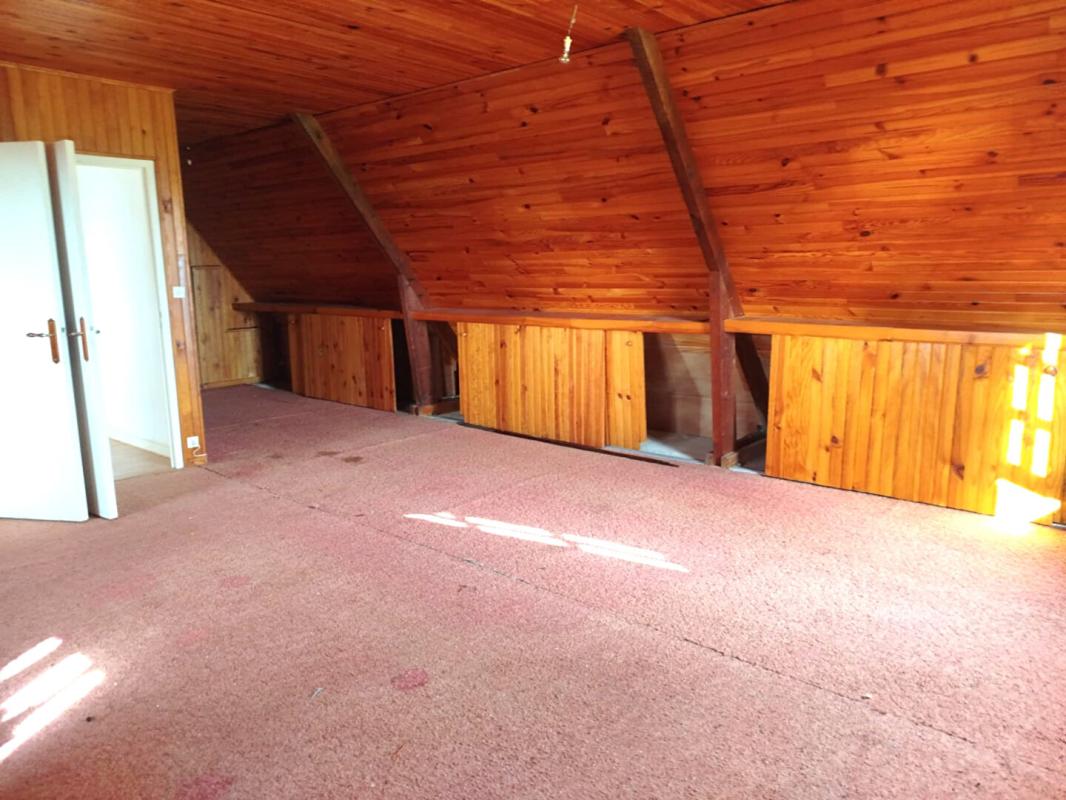 SAINT-GONNERY Grande maison familiale en campagne 9