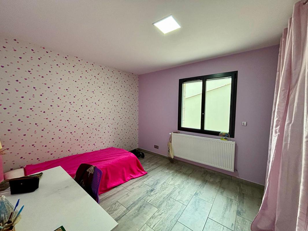 NEVERS Maison contemporaine d'environ 300 m² avec jardin de 1 400 m² ? Quartier La Pétroque, Nevers 10