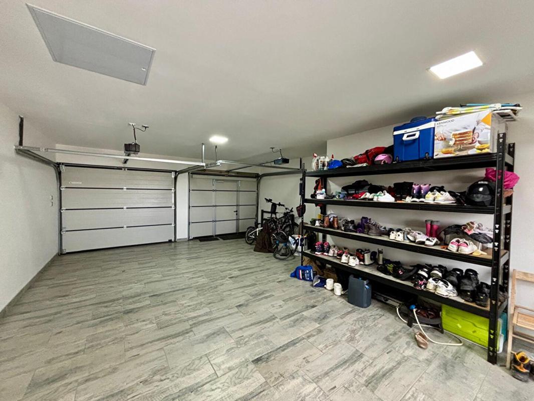 NEVERS Maison contemporaine d'environ 300 m² avec jardin de 1 400 m² ? Quartier La Pétroque, Nevers 16