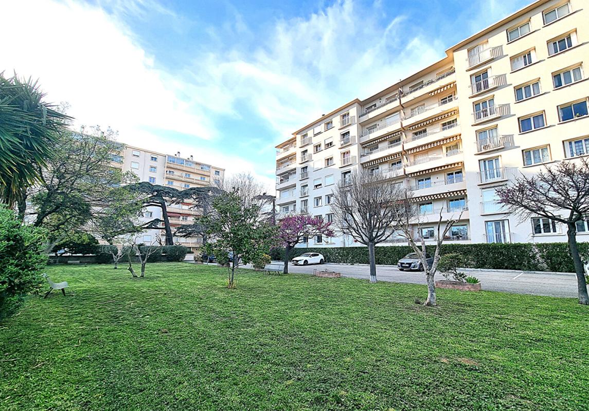 TOULON Appartement  Faux T4 66m² 10