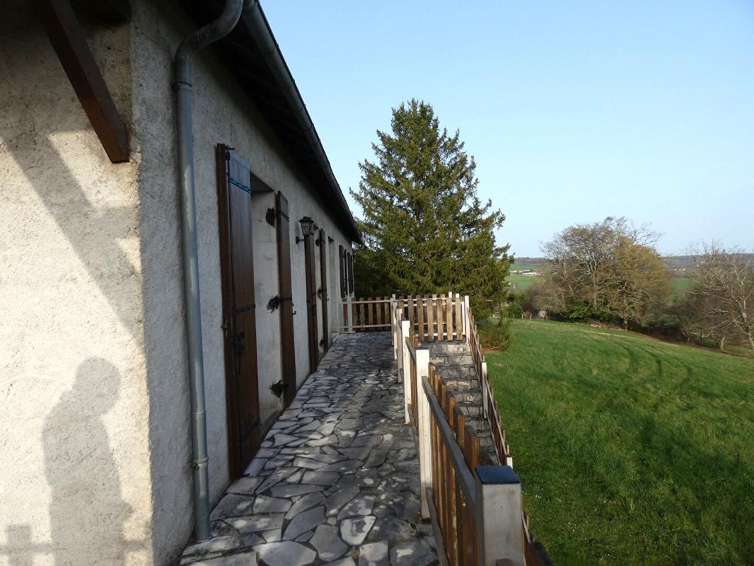 EXCIDEUIL Maison 124 m2 / 4 ,chambres / sous-sol 160m² / terrain 8384m² 17