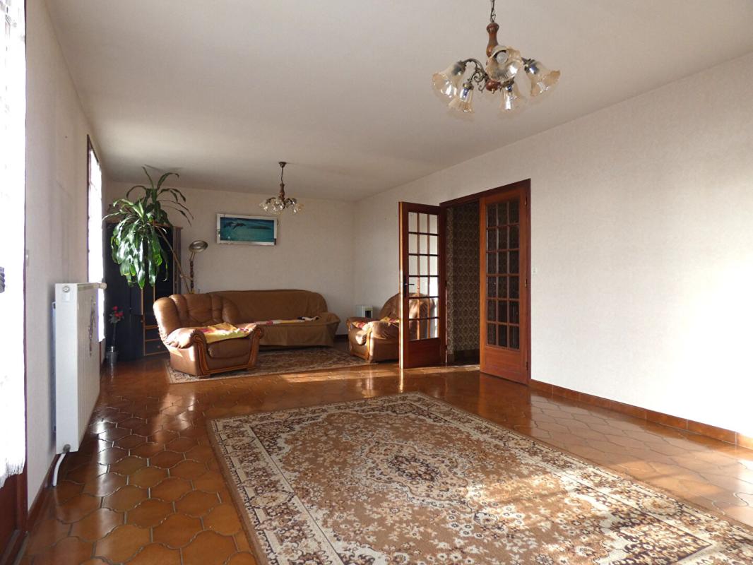 EXCIDEUIL Maison 124 m2 / 4 ,chambres / sous-sol 160m² / terrain 8384m² 8