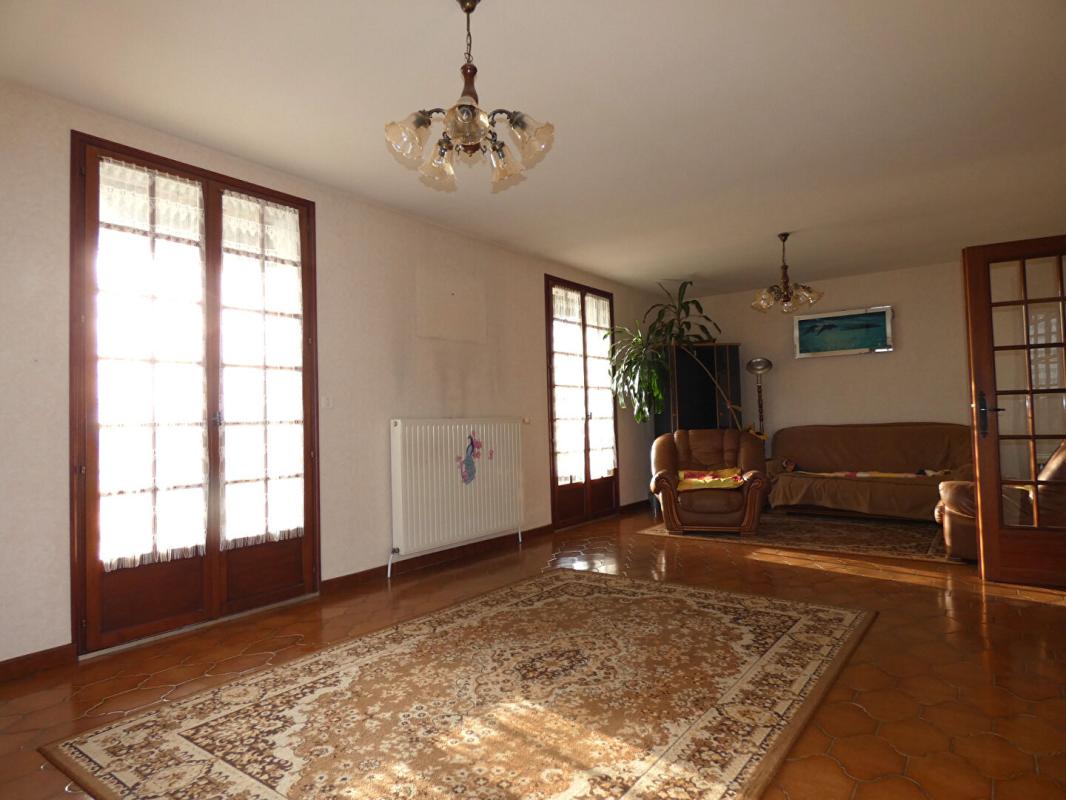 EXCIDEUIL Maison 124 m2 / 4 ,chambres / sous-sol 160m² / terrain 8384m² 9