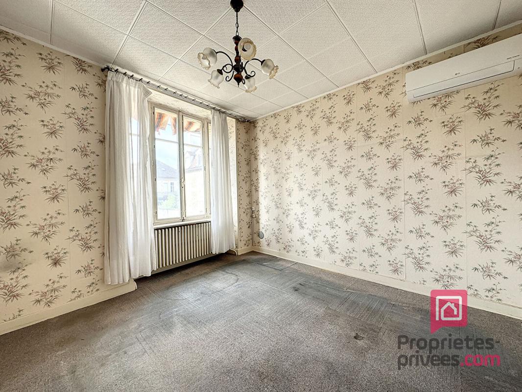 AVALLON Maison de ville à rénover avec garage AVALLON 8