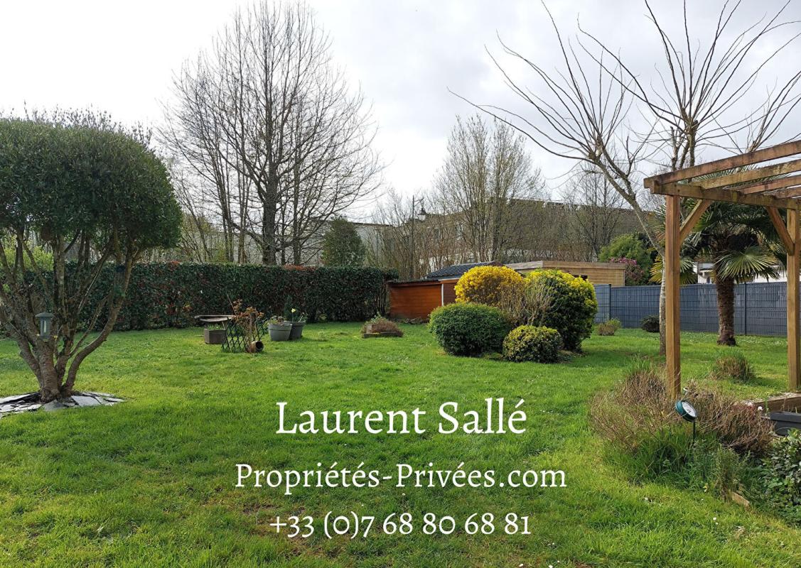 ROCHEFORT-EN-TERRE ROCHEFORT-EN-TERRE  ( 56220) ? Maison avec jardin paysager et extension lumineuse 12