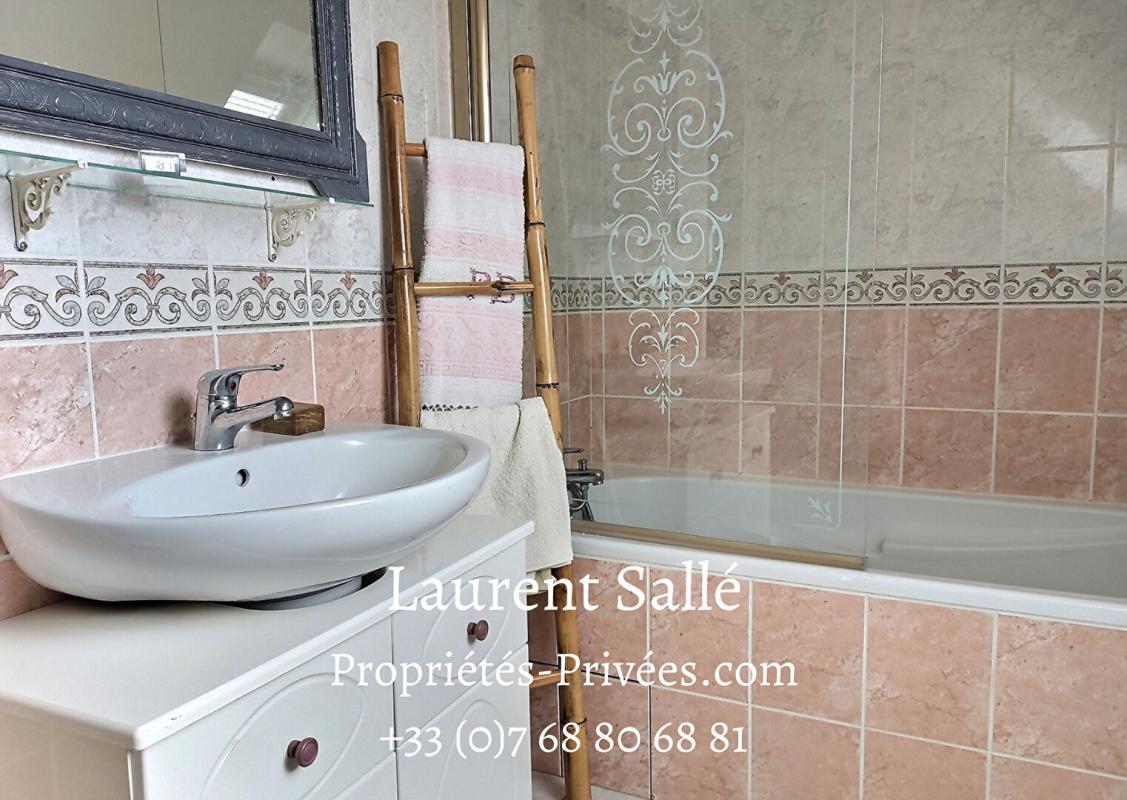 ROCHEFORT-EN-TERRE ROCHEFORT-EN-TERRE  ( 56220) ? Maison avec jardin paysager et extension lumineuse 7