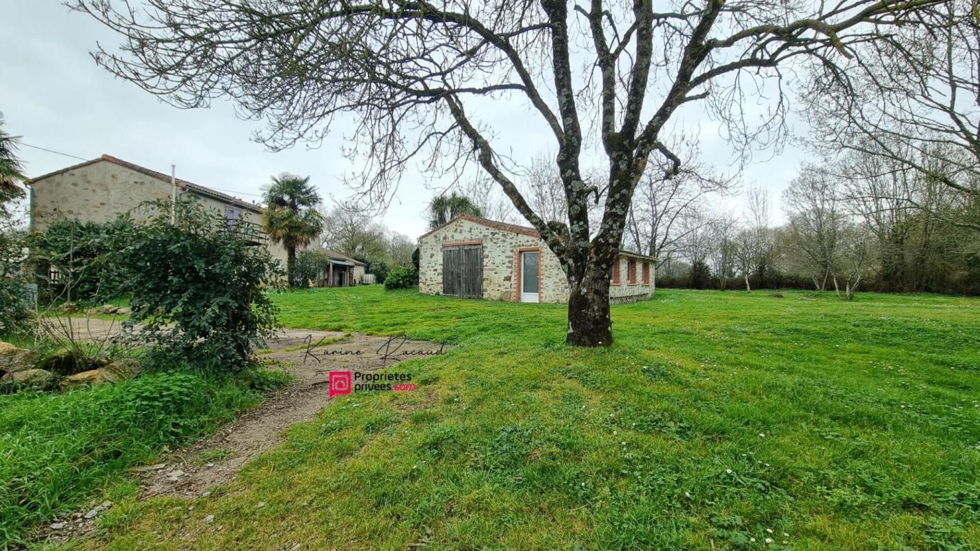 AUBIGNY-LES CLOUZEAUX Maison 201 m², 4ch + bureau + T2, terrain 6800 m² 15